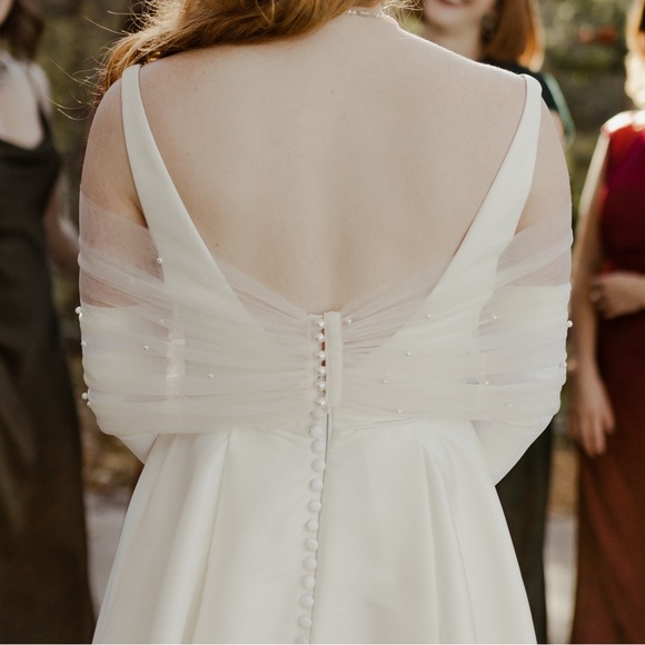 Sheer dreamy pearl shawl overlay - Picture 3 of 9